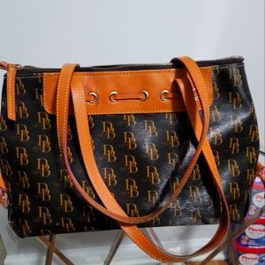 Authentic dooney and Brooke bag